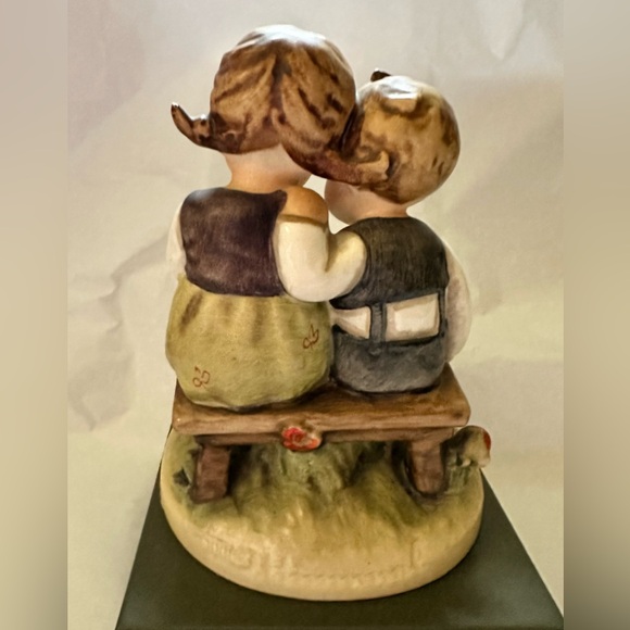 Goebel Hummel "The‎ Smart Little Sister" Figurine #346 W Germany 4.75” Tall - Picture 4 of 7